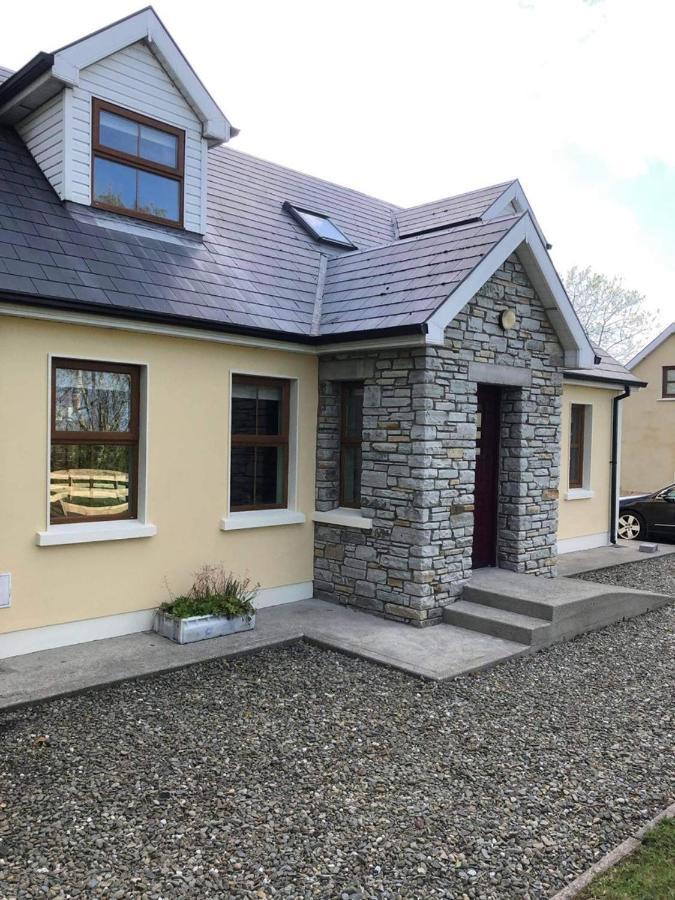 Ballyloskey Road Carndonagh Exterior photo